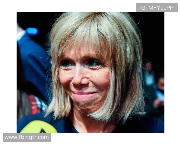 各大足球明星的妻子们生活揭秘她们背后的故事与风采